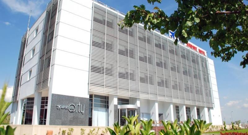 Orty Airport Hotel - 1