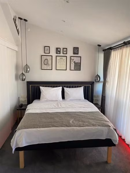 Corner Hot Hotel - 2